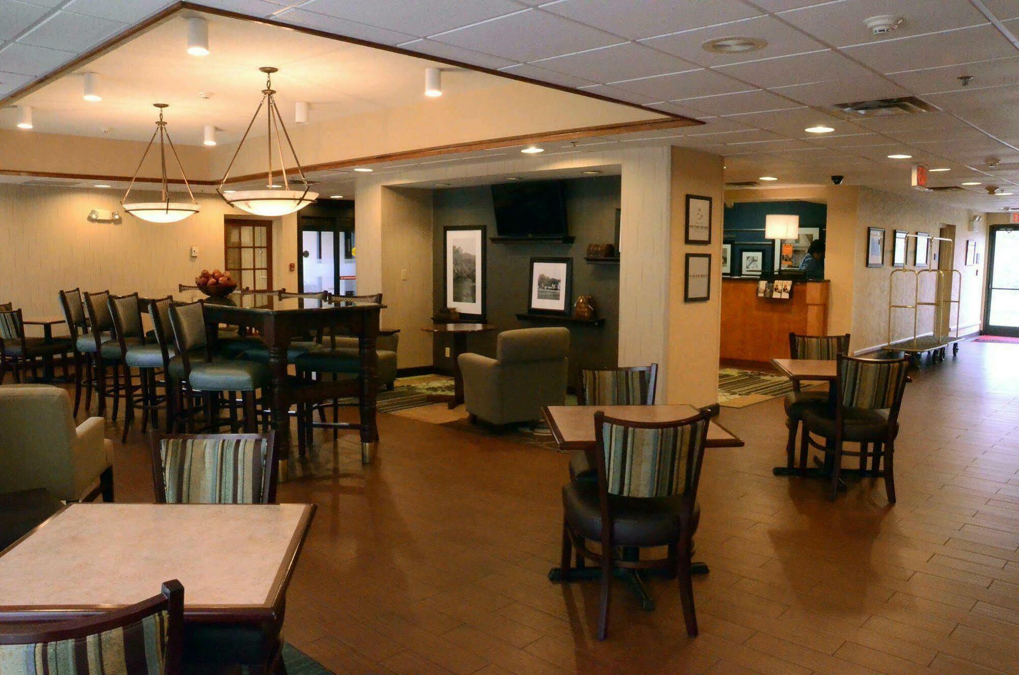 Hampton Inn Abingdon Eksteriør bilde