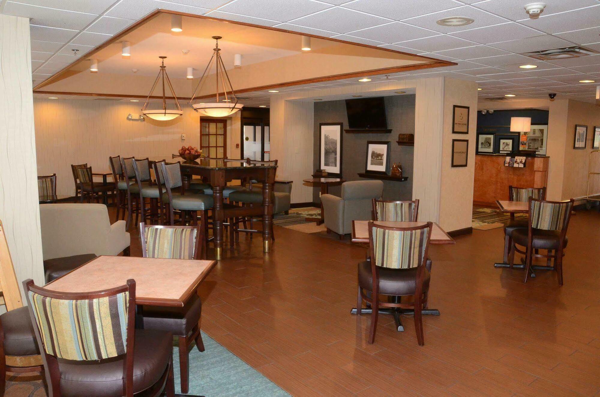 Hampton Inn Abingdon Eksteriør bilde